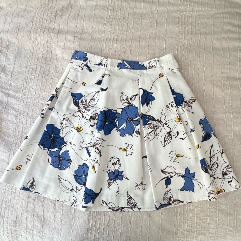 Brooks Brothers Red Fleece Skirt Size 12 White Blue Cotton Pleated Quiet Luxury